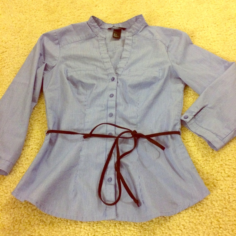 Blue stripe 3/4 sleeve dress shirt with tie